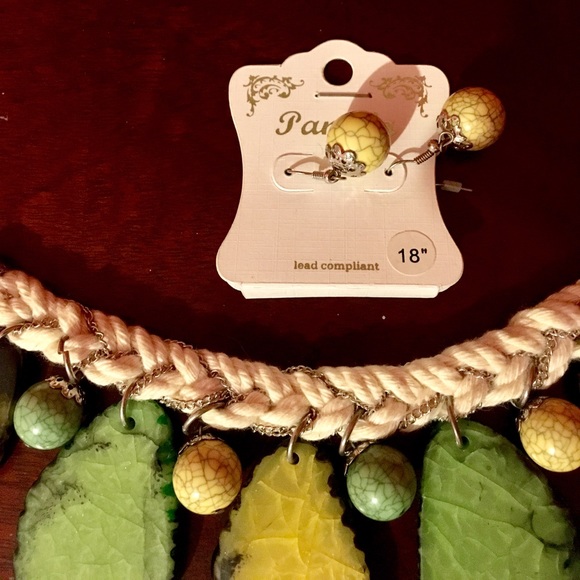 Jewelry Set - Picture 3 of 3